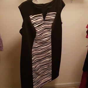 Black and pale peach form fitted dress